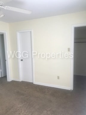Building Photo - 5705 E Texas St