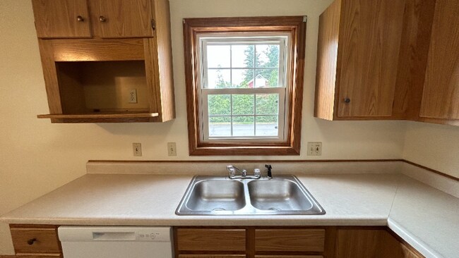 Foto del edificio - 4210 Menga Dr