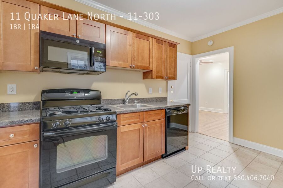 Foto principal - 11 Quaker Ln N