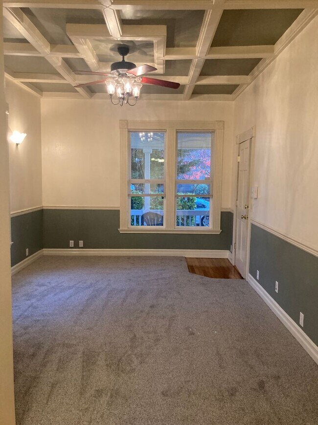 Foto del edificio - Beautiful Ground Level 1Bed/1Bath with Deck Close to Downtown Albany!