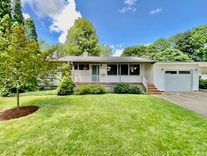 Building Photo - 325 Kishwaukee Dr