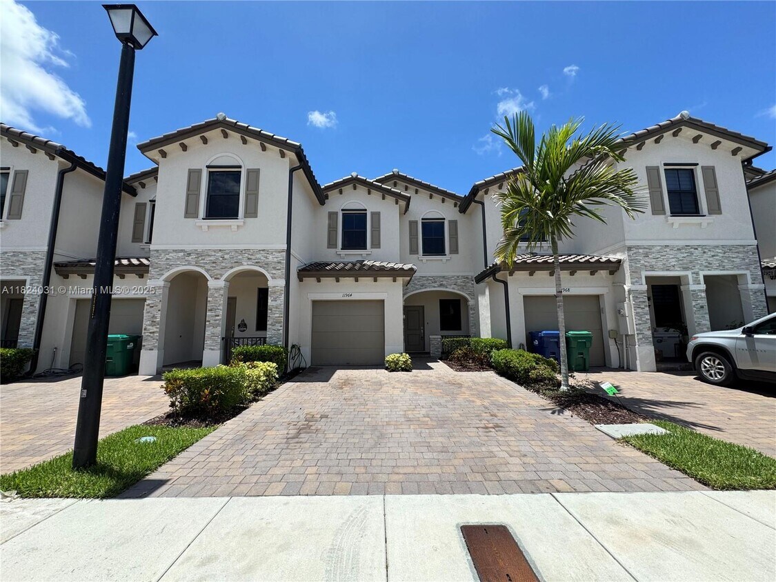 Foto principal - 11964 SW 244 Ln