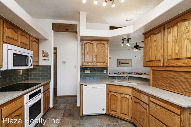 Foto del edificio - 2 br, 2 bath House - 7441 Saratoga Lane