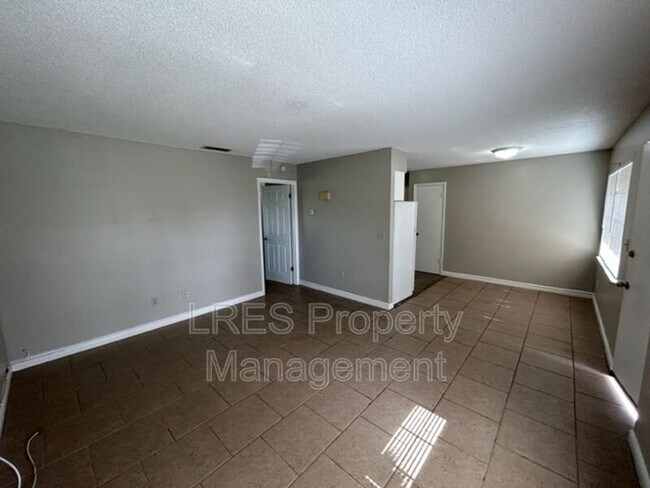 Building Photo - 1031 Columbia Ave