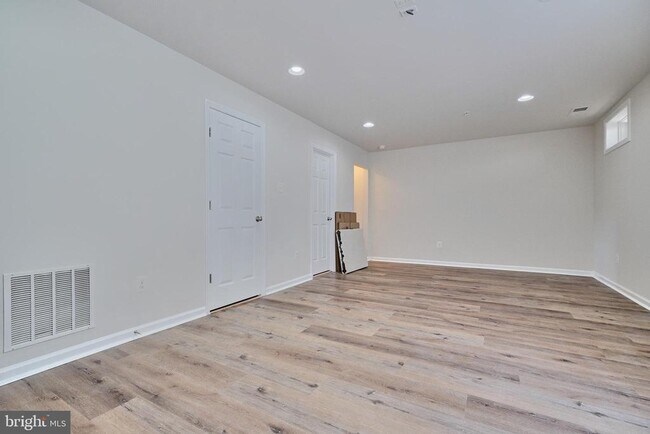 Foto del edificio - 7863 River Rock Way