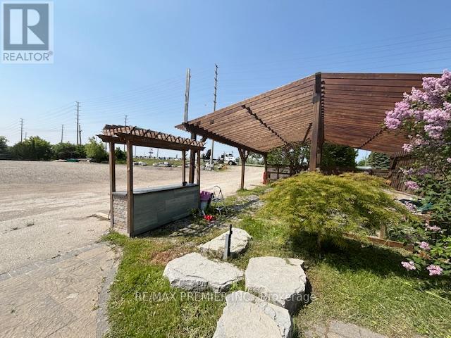 Building Photo - 12001 Albion Vaughan Rd