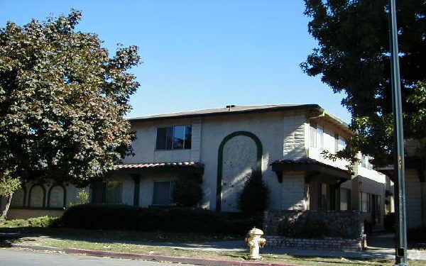 Building Photo - 664-668 Richmond Ave