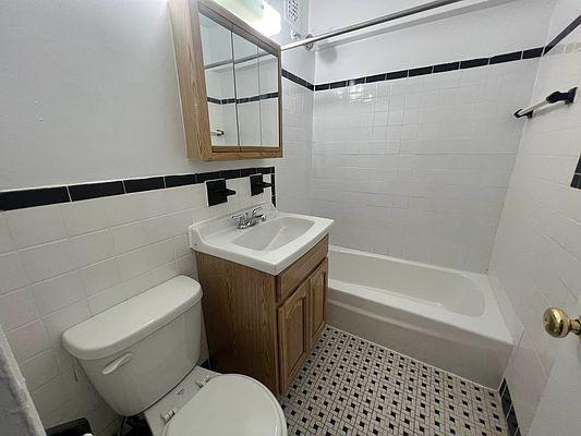 Building Photo - 1 bedroom in BRONX NY 10456