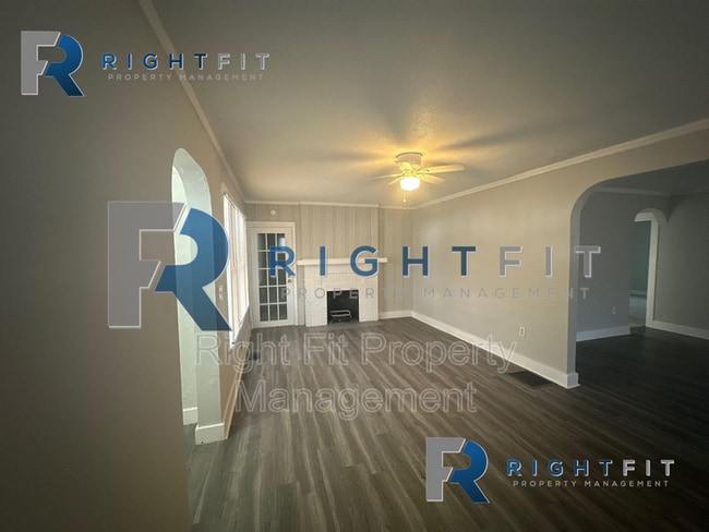 Building Photo - 1371 Kingsley Ave