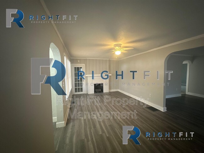 Foto del edificio - 1371 Kingsley Ave