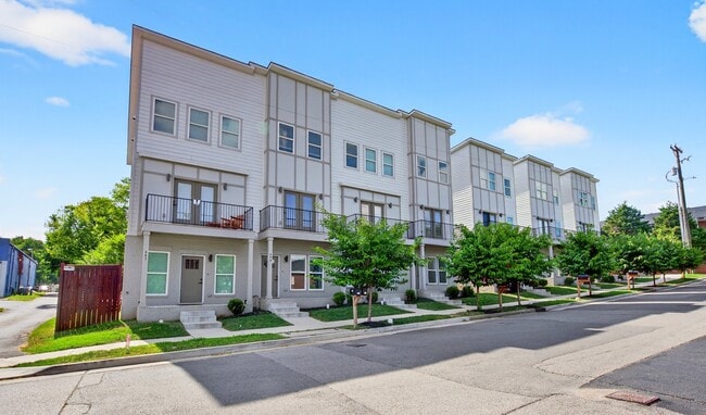 Photo - 409 Lellyett St Townhome
