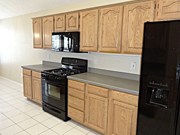 Building Photo - 3207 Athens Dr