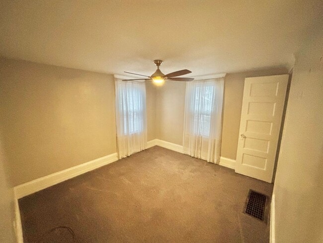 Building Photo - 19-21-21 Cornell St