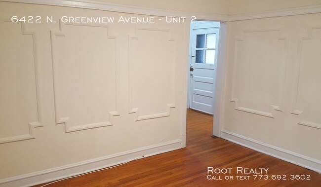 Building Photo - 6422 N Greenview Ave