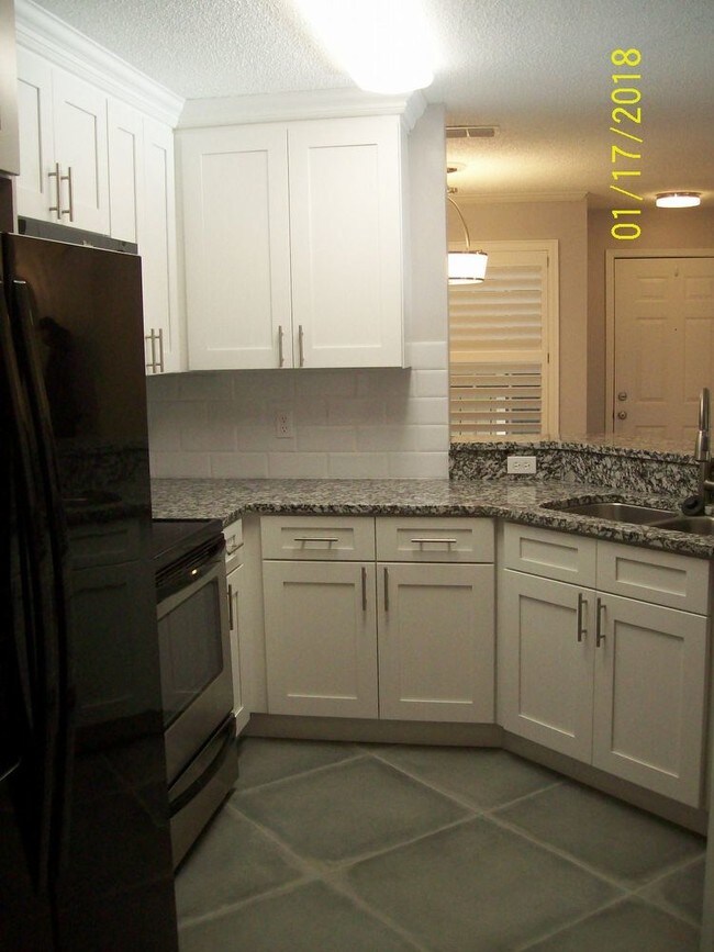 Foto del edificio - 700 Ironwood Dr