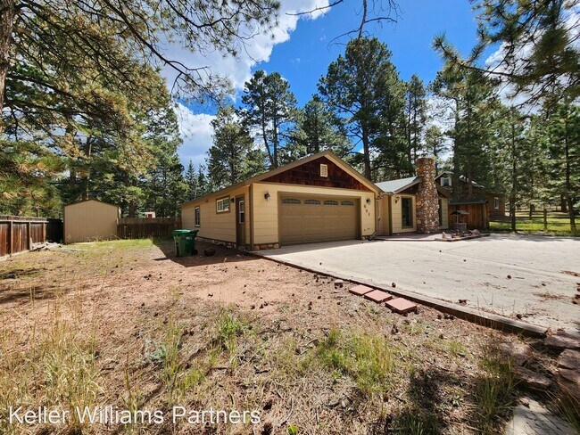 Foto del edificio - 3 br, 2 bath House - 691 N West St