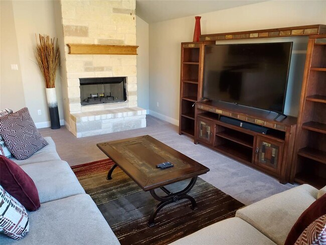 Foto del edificio - 539 Tanda Ln