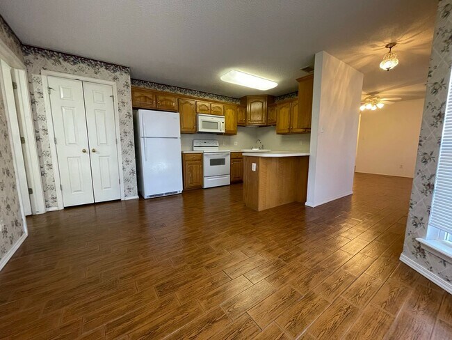 Foto del edificio - 8800-8802 South 15th St