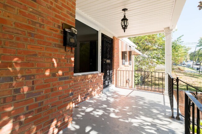 Building Photo - 3402 Pennsylvania St