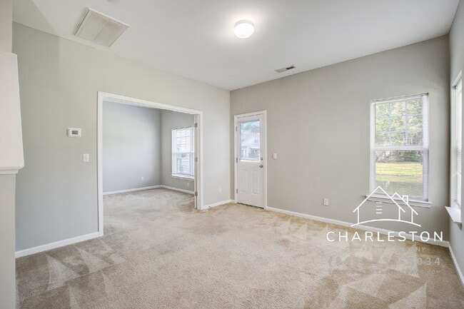 Building Photo - 198 Grand Oaks Dr