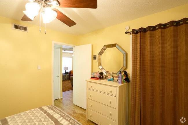2BR-1BA Second Bedroom - Hyde Park Court Apartments