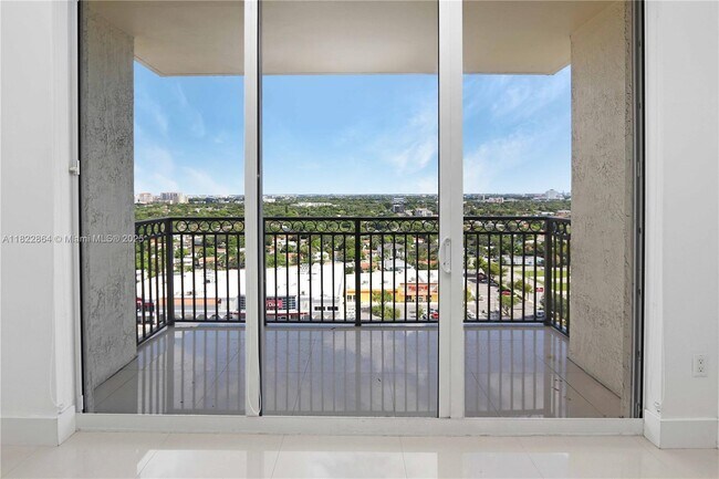 Foto del edificio - 3232 SW 22nd Terrace