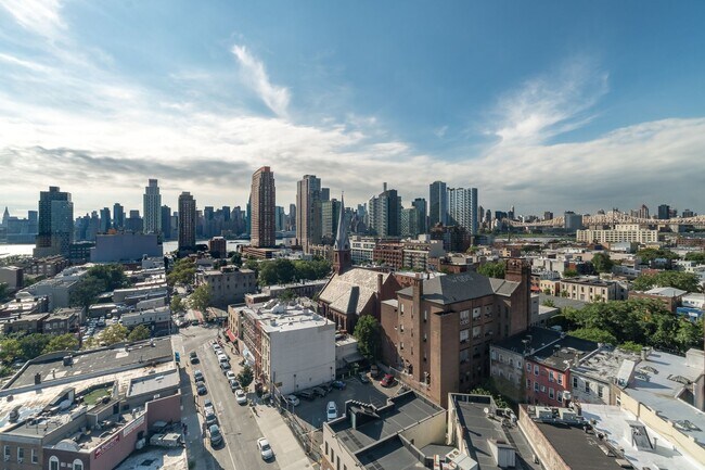 Foto del edificio - 10-50 Jackson Ave