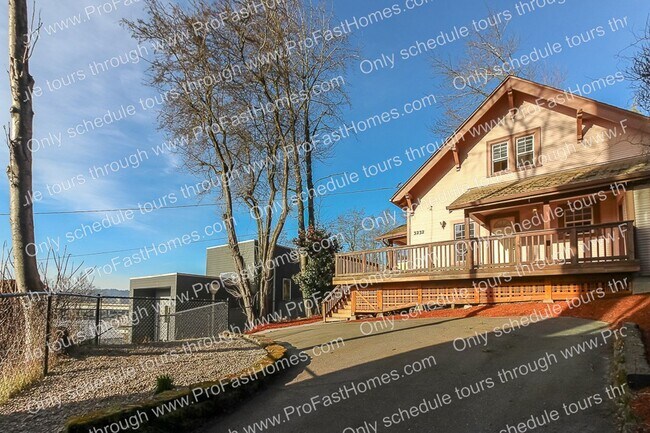 Foto del edificio - Historic Elevated Home