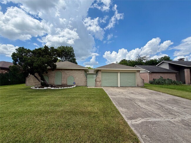 Building Photo - 13330 Cologne Dr