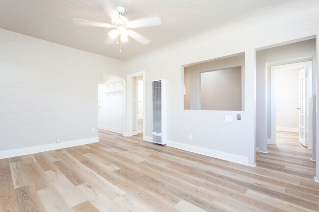 Building Photo - 2119 Mission Ave