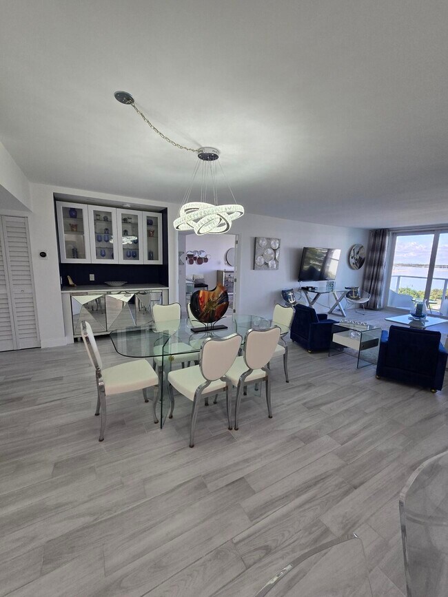 Foto del edificio - 3450 S Ocean Blvd