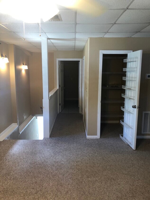 Primary Photo - 5610 Southwind Dr