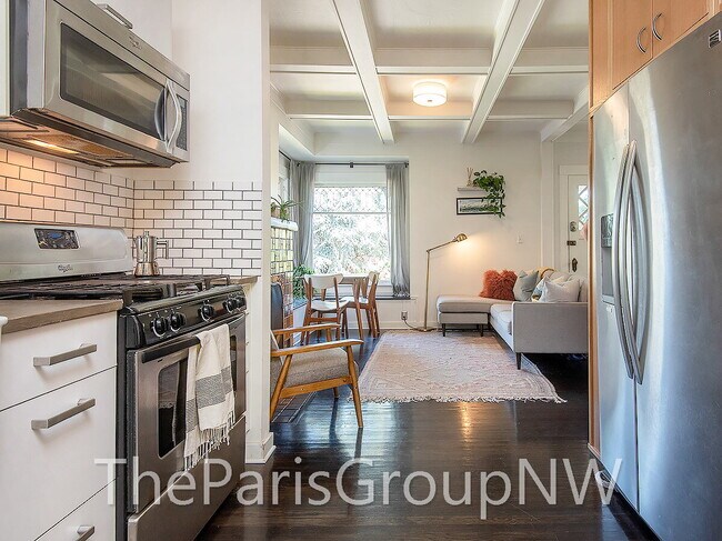 Foto del edificio - Remarkably Remodeled Queen Anne Home w/Air Conditioning!
