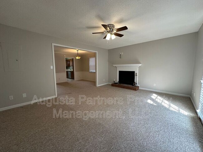 Building Photo - 2448 Riverlook Dr