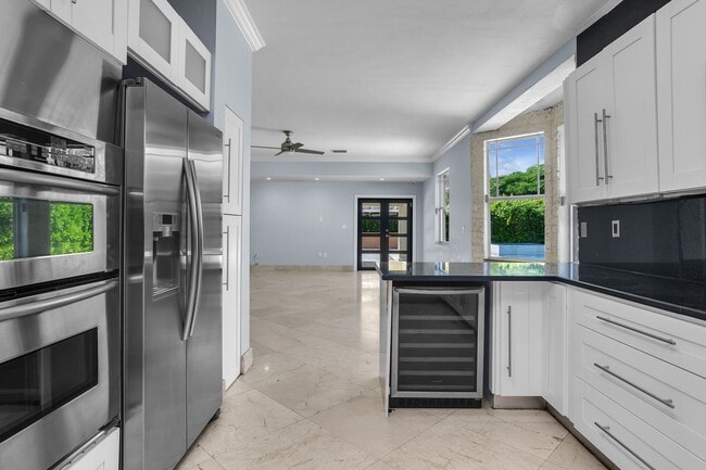 Building Photo - Beautiful home in quiet neighborhood