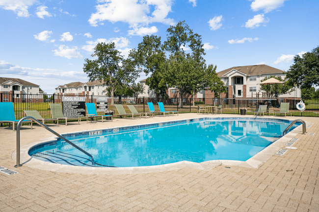 Building Photo - Shadow Ridge Apartments