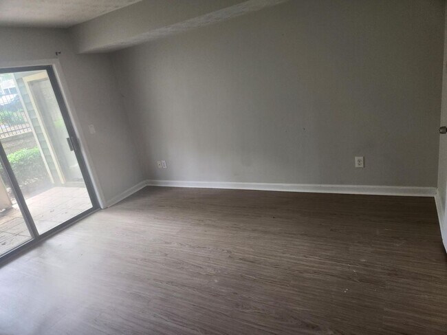 Foto del edificio - 2611 Vinings Central Dr