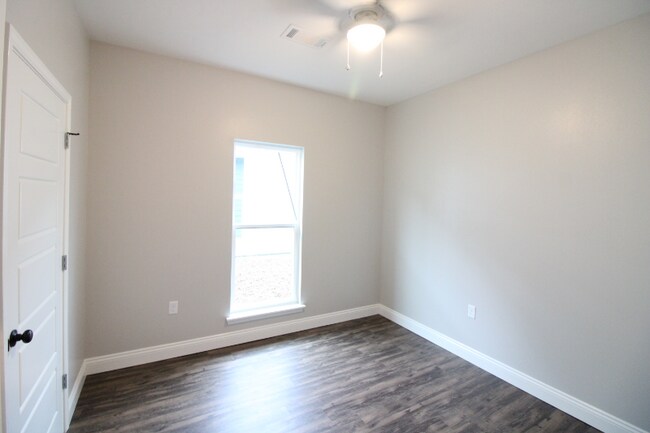 Foto del edificio - 101-310 Lacey Eden Ln