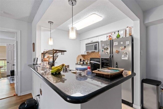 Building Photo - 1311 Antoine Dr