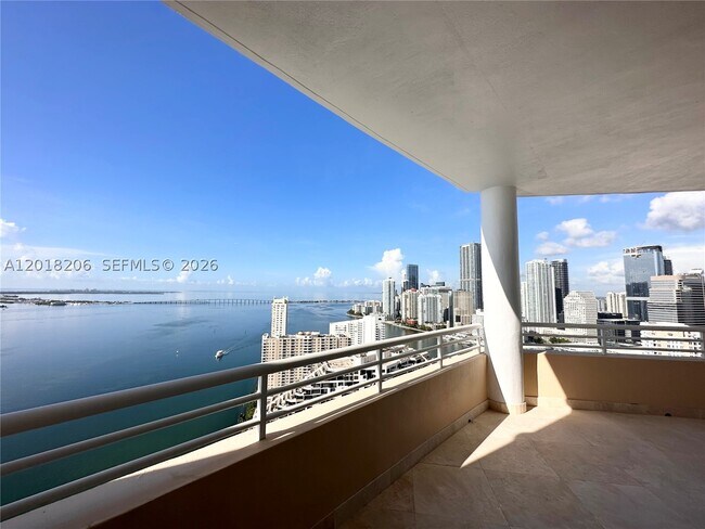 Foto del edificio - 808 Brickell Key Dr