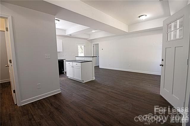 Foto del edificio - 7924 E Lane Dr