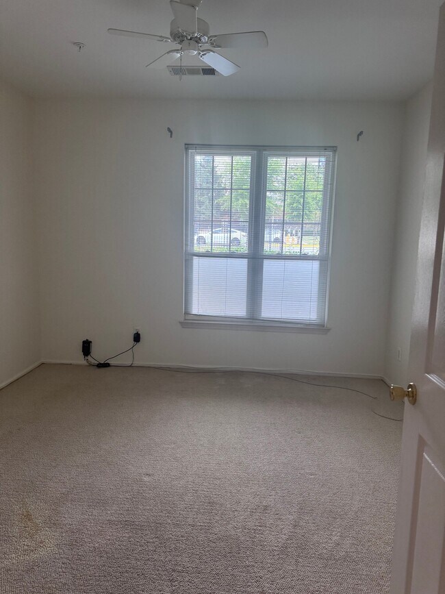 Foto del edificio - 1601 Spring Gate Dr.
