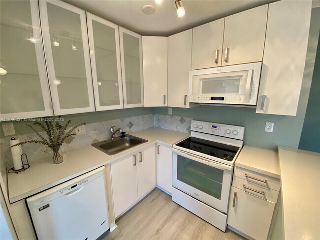 Foto del edificio - 2716 NE 30th Pl