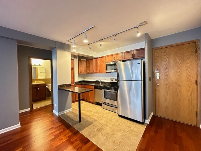 Foto del edificio - 4180 N Marine Dr