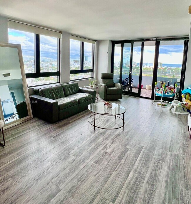 Foto del edificio - 1330 West Ave