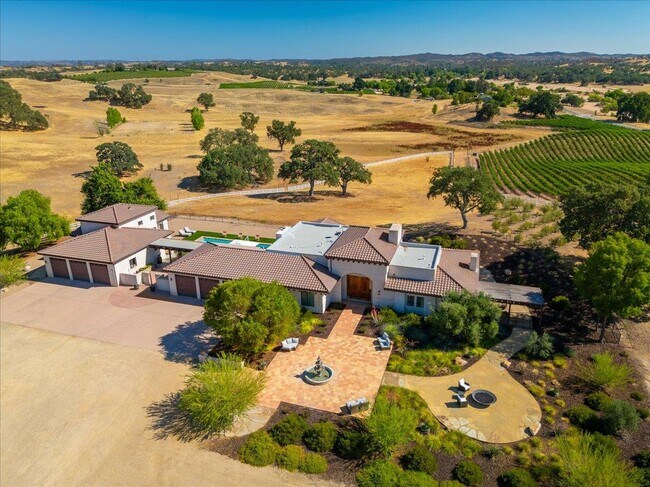 Foto del edificio - 6750 Golden Pheasant Ln
