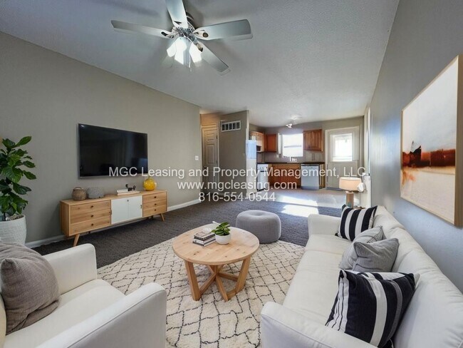 Building Photo - 816 NE Westwind Ln