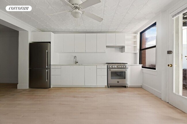 Foto del edificio - 46 First Place 1