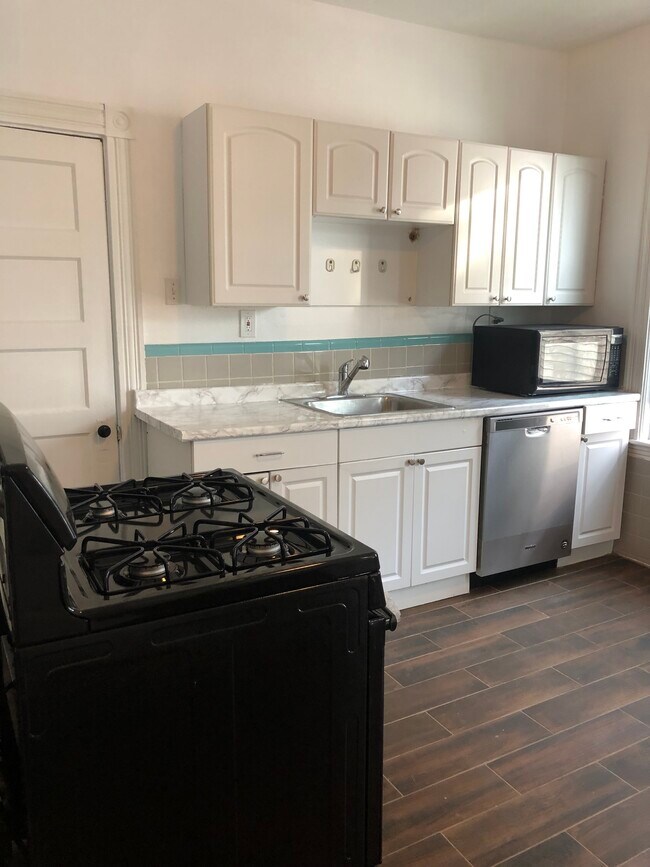 Building Photo - 673 Washington St