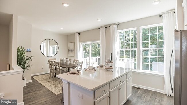 Building Photo - 1112 Meadowlark Dr
